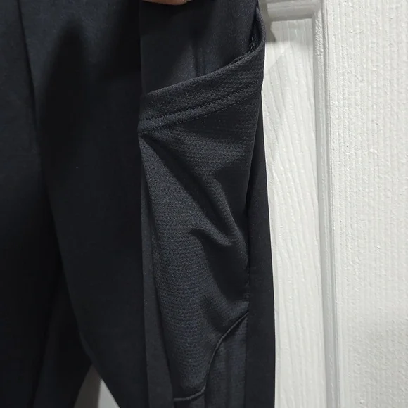 Adidas Black & Pink Workout Leggings Woman's Size XS - Picture 6 of 10